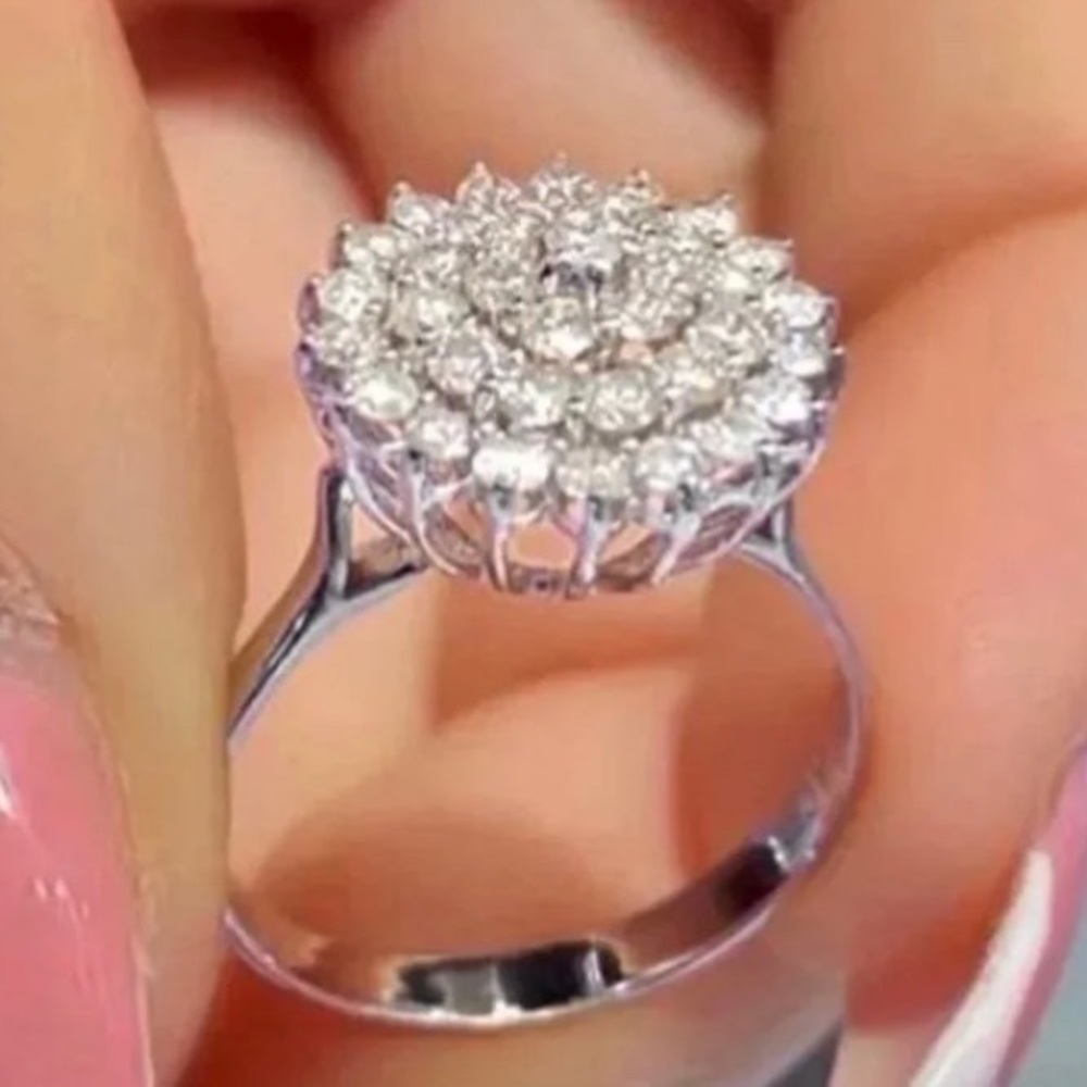 14KT Yellow Gold 3CT Halo Diamond Cluster Engagement Wedding Ring - Picture 10 of 10